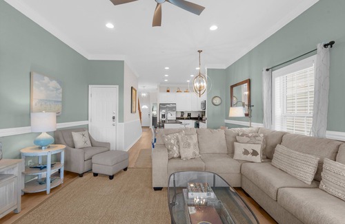 Waters Edge House | 93 Waters Edge - Townhome - Pool