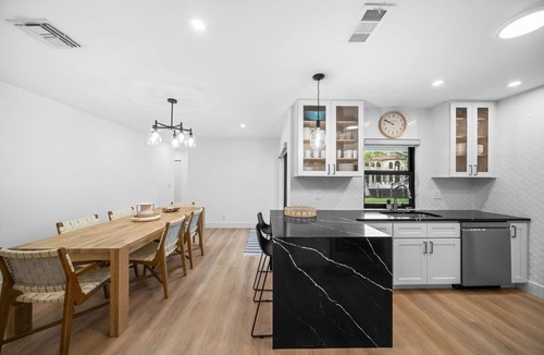 Tropic Isle House | 933 Managed By Brampton Park