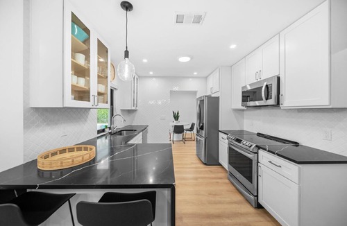 Tropic Isle House | 933 Managed By Brampton Park