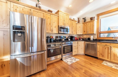 Wildernest Cottage | 94 Ryan Gulch Road