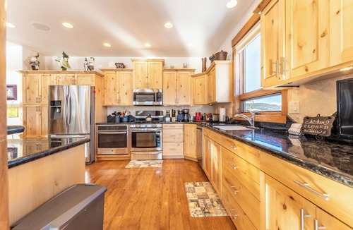 Wildernest Cottage | 94 Ryan Gulch Road