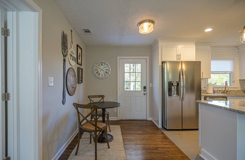 Addison Heights Cottage | 941 Pine Manor Family