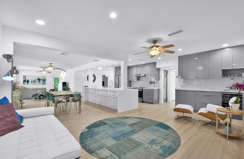 Tropic Isle House | 943 Managed by Brampton Park