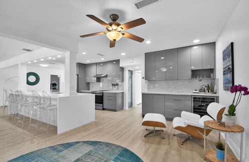 Tropic Isle House | 943 Managed by Brampton Park