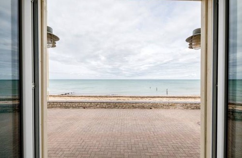 Saint-Regnobert-de-la-Cote-de-Nacre Apartment | 95 m² Apartment ∙ 3 bedrooms ∙ 2 guests