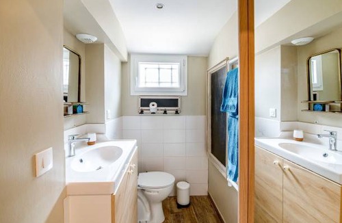 Saint-Regnobert-de-la-Cote-de-Nacre Apartment | 95 m² Apartment ∙ 3 bedrooms ∙ 5 guests