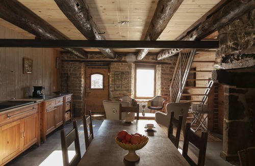 Saint-Germain-lʼHerm Cottage | 95 m² former farmhouse
