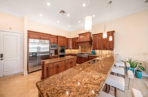 Tropic Isle House | 953 Managed by Brampton Park