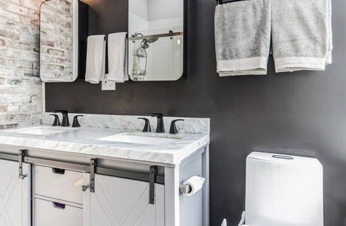 Firthcliffe House | 96) Charming Rustic Historical Carriage House