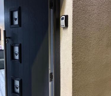 Newbridge Apartment | 96 Glasgow road