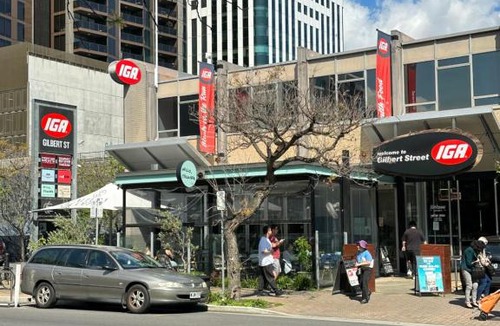 Adelaide Central Business District Hotel | 96 North Terrace Spa Apartment