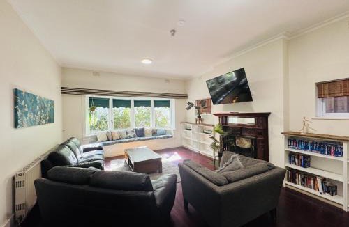 St Kilda House | 96B - Central Comfy Great Value - ST Kilda