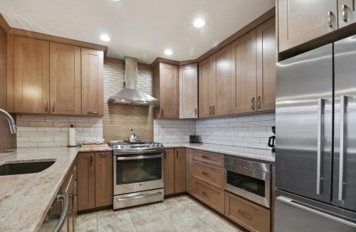 Dillon House | 97 Lookout Ridge townhouse