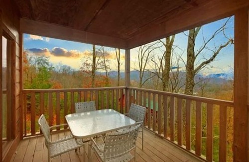 Caton Cabin | 99 ngt ~APRIL! Perfect for 2! ALWAYS & FOREVER~Honeymoon,Arcade,Dollywood, View