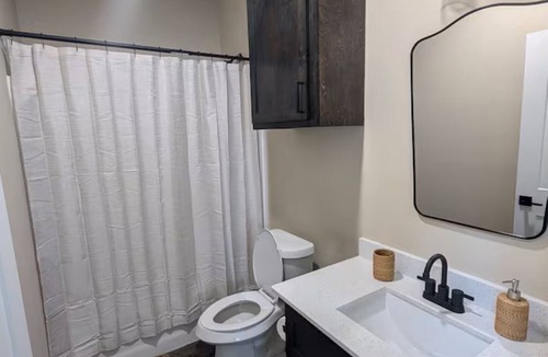Paris House | 99 per night -Lovely 2-bedroom house with AC in charming Paris - Pet friendly