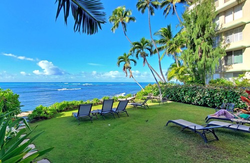 Honolulu Apartment | 9th Floor Studio with Full Kitchen and Lanai