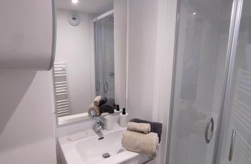 Deville-les-Rouen Apartment | A 10 min de Rouen - Le Rollon