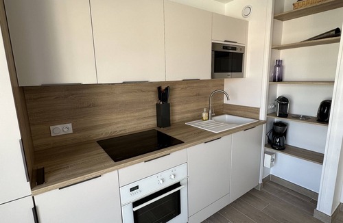 Sainte-Maxime City Centre Apartment | A 100 Mètres de la Plage et du Centre Ville : Piscine, Parking, Tout à Pieds!