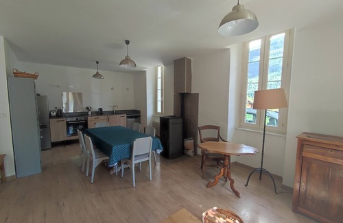 Beauvezer Apartment | A 15 mn du Val Dallos, T3 6 Personnes sur Terrain Arboré de 700 m²