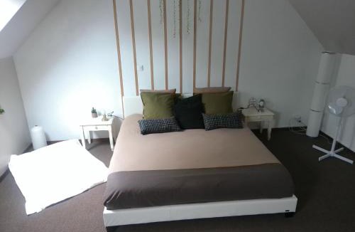 Neuil House | A 2 pas d AZAY