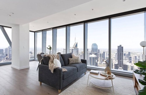 Melbourne Central Business District Apartment | A 2BR Apt with Stunning City Views, FREE Parking