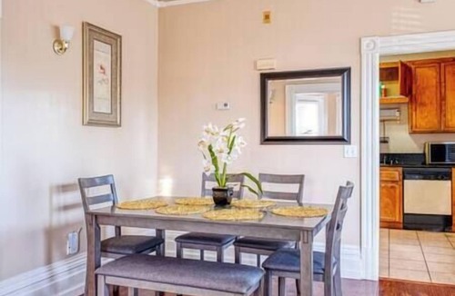 North Oak Park House | A+ 2BR Vic Walk to UC Davis & Shriners Med Center
