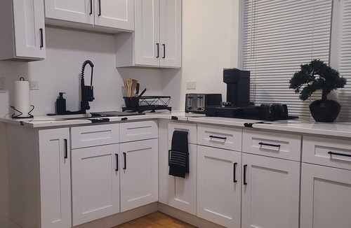 South Shore Apartment | A 3-bedroom, 2-bathroom residence that provides ample space and comfort.