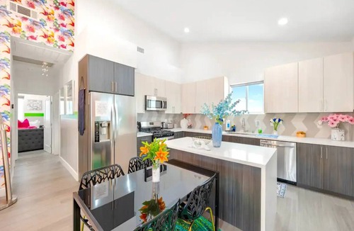 NoHo Arts District House | A. 3BR NoHo Pad 15m to Universal + Patio + Grill + Parking