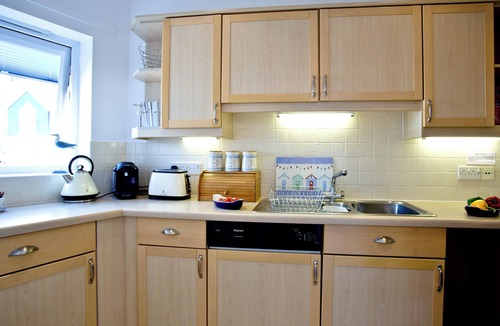 Brixham Apartment | A 4-Star luxury apartment situated over three floors.