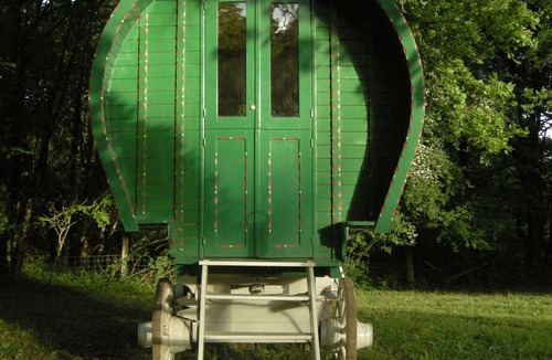 Donzy House | A 4-trailer camp