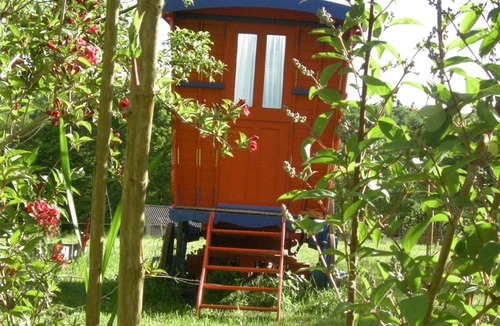 Donzy House | A 4-trailer camp