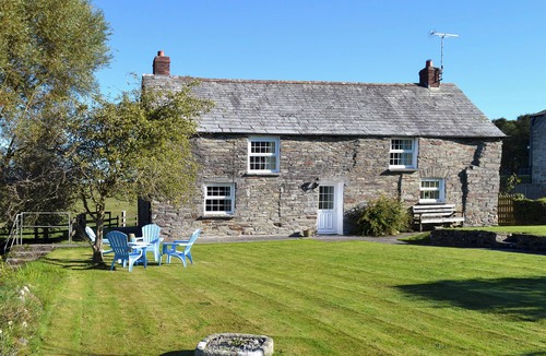 St Issey Cottage | A 400 year old cottage with original features.