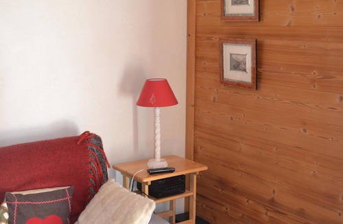 Huez-en-Oisans Apartment | A balcony overlooking the Alps