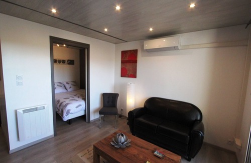 Carcassonne Apartment | A balcony overlooking the city