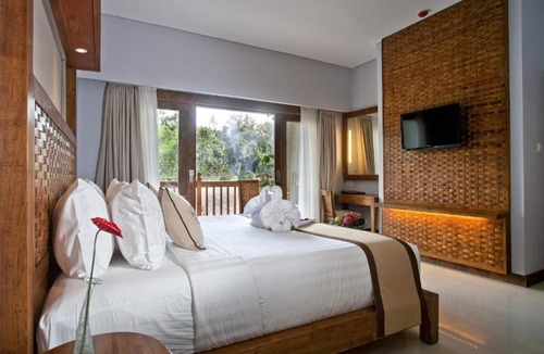 Kelusa Hotel | A Balinese Resort Surrounded with Lush Greenery with Stunning View