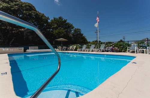 Northwest Harwich Hotel | A Beach Breeze Inn