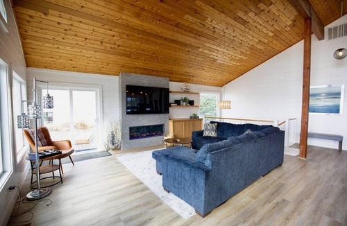 Pacific City House | A Beachfront Oasis in Pacific City/Cape Kiwanda!