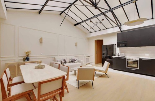Bonne-Nouvelle Apartment | A Beaming 3-BR/2Ba - Montorgueil