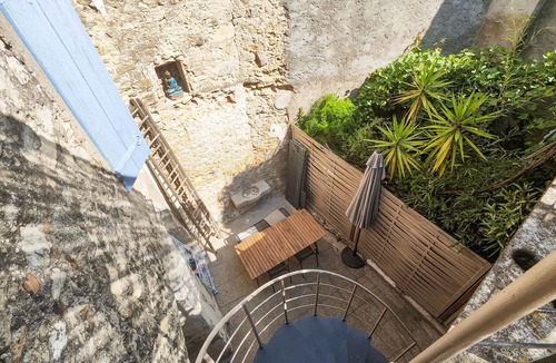 Capestang House | A beautiful and cozy townhouse awaited you in the heart of Capestang.