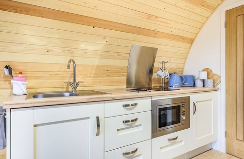 East Haddon Cottage | A beautiful and very comfortable glamping experience.