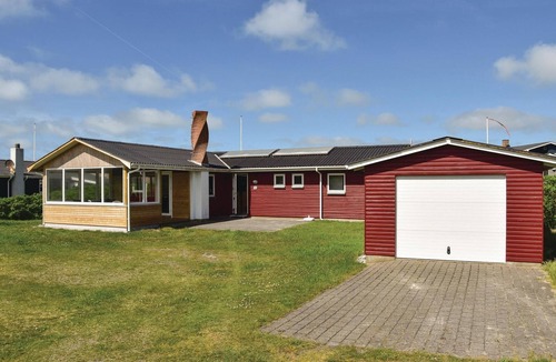 Houvig Strand House | A beautiful beach, dunes, sun and wind welcome you.