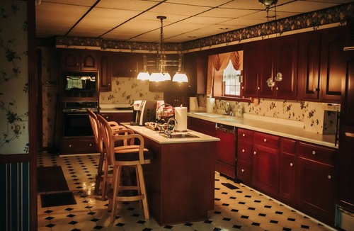 Shawanee House | A beautiful colonial house with breathtaking views of the Cumberland Gap Mnts!
