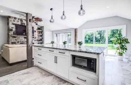 Woodslee House | A Beautiful "Hidden Gem" Just Mins to Wine Country