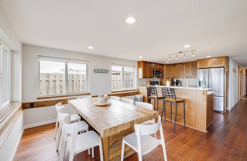 Rockaway Beach House | A BEAUTIFUL OCEAN FRONT 3 BEDROOM HOUSE