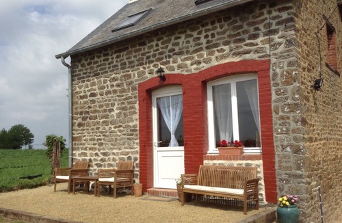 Le Teilleul Cottage | A beautiful renovated Gite set in peaceful and tranquil Normandy countryside
