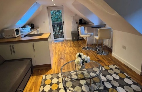 West Malling Ski Chalet | A beautiful Scenery Flat