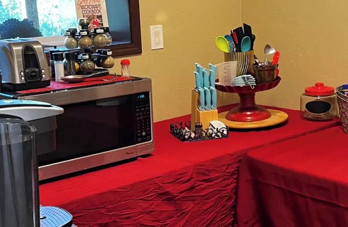 Eagle Point House | A beautiful Skyfall Landing