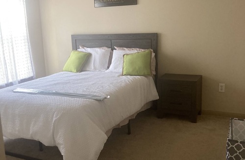 Central Southwest Apartment | A Beautiful sunny Quiet & comfy 1 bedroom apartment