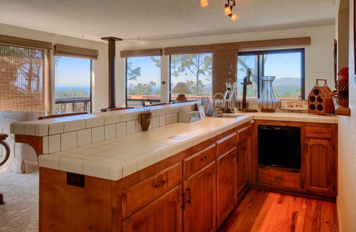 Lodge Hill House | A Beautiful Tree Top Panorama-Spring Special