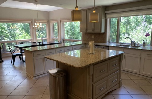 Gainesville House | A Beautiful vacation home on Lake Lanier W Hot Tub and stunning 14 acres of land